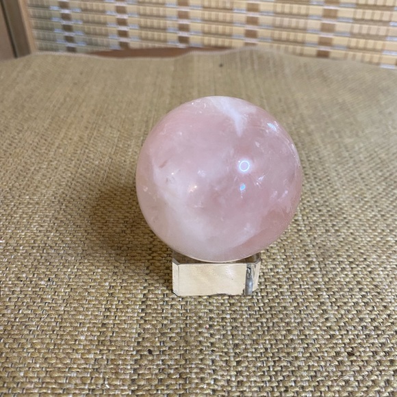 Small Quartz sphere with clear holder - Picture 7 of 11